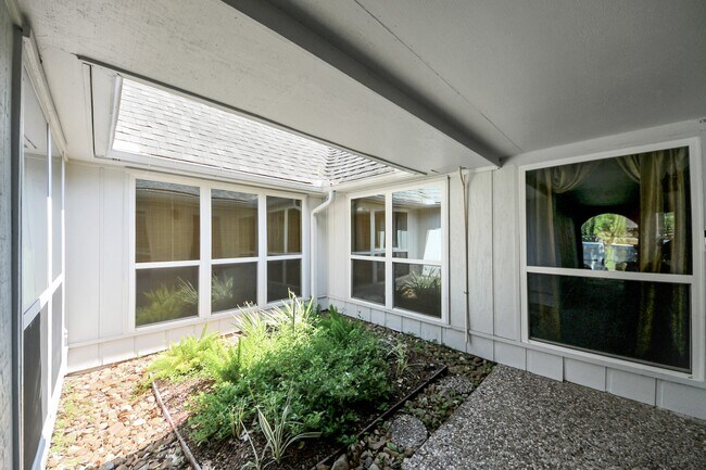 Building Photo - 14115 Wickersham Ln