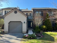 Building Photo - 64 Goldfinch Dr