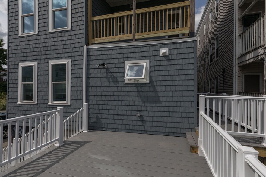 Building Photo - 843 Columbia Rd