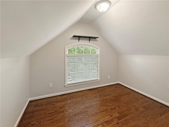 Building Photo - 5910 Westcroft Ln