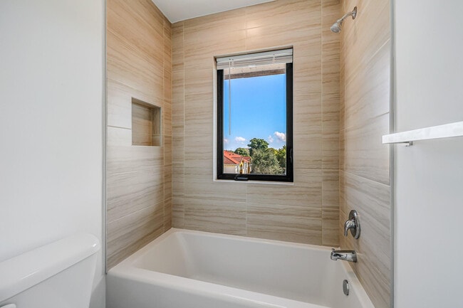 Building Photo - 456 NW 41st St