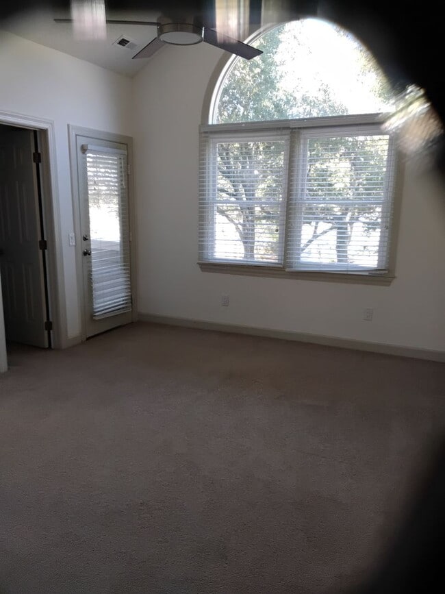 Building Photo - Beautiful remodeled home in Emerald Isle