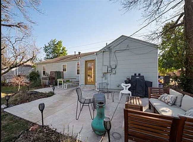 Building Photo - 2 Bed | 1 Bath | Brookside