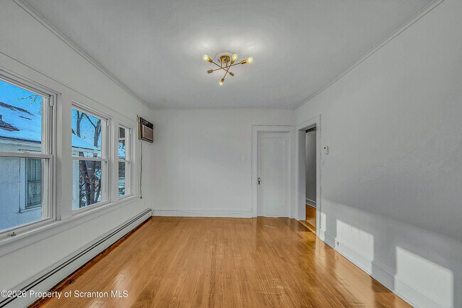 Building Photo - 1509-1511 N Webster Ave