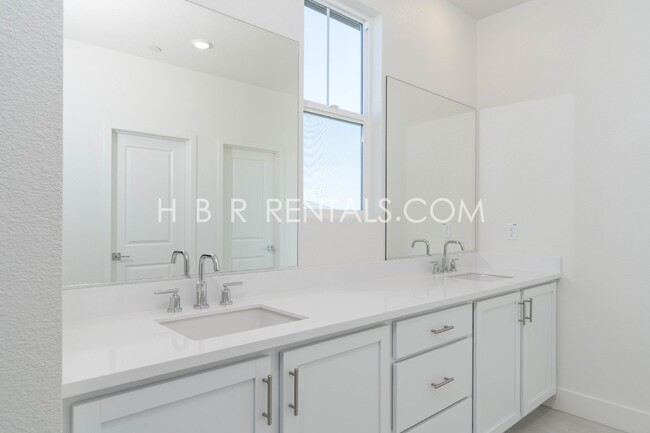 Building Photo - BRAND NEW CONSTRUCTION: Spacious 5-Bed San...