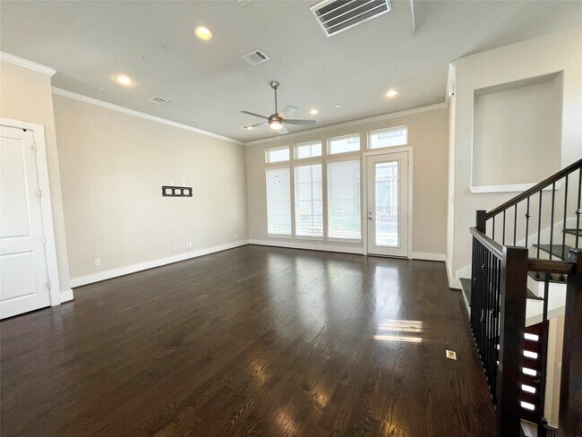 Building Photo - 5813 Petty St