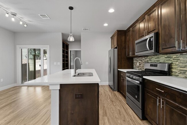 Building Photo - 1125 Walton Ln