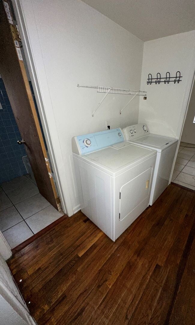 Building Photo - 4 bed 2 bath House- Walk to Doak Campbell Stadium!! Available August 2026!