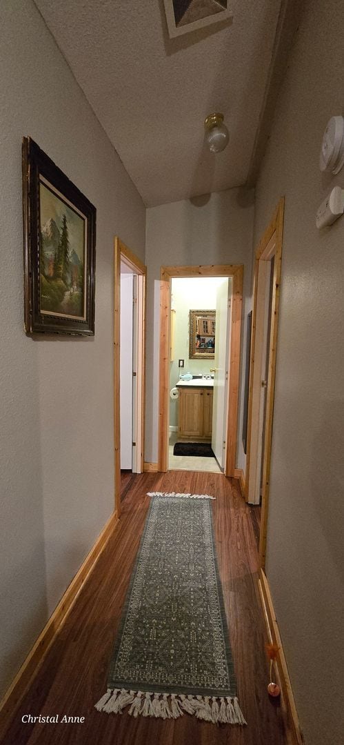 Building Photo - Looking for a room mate PRIVATE 2 Bedroom 1 Bath