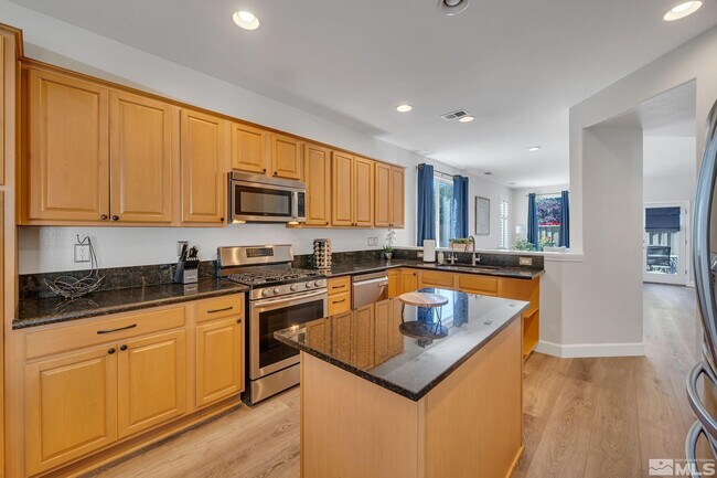 Building Photo - 10459 Summershade Ln