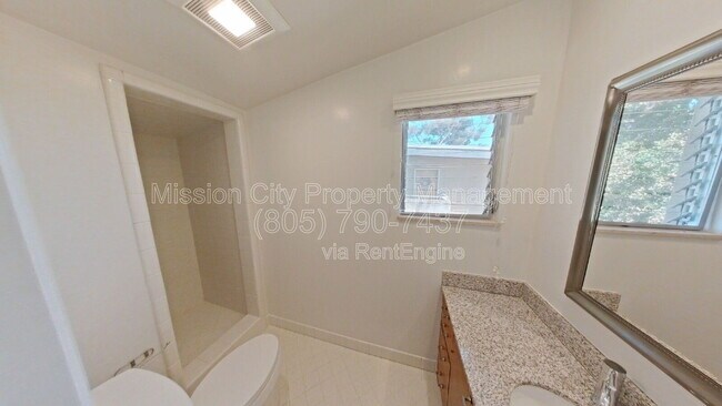 Building Photo - 1016 E Canon Perdido St