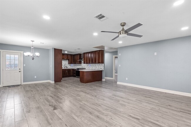 Building Photo - 3853 Rosedale St
