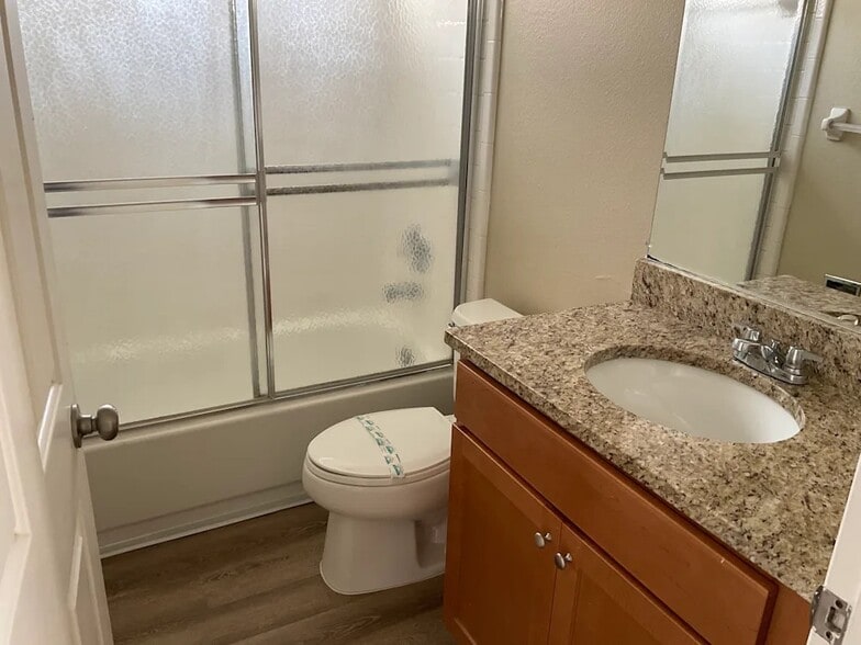 Building Photo - 1624 Elmstead Ct