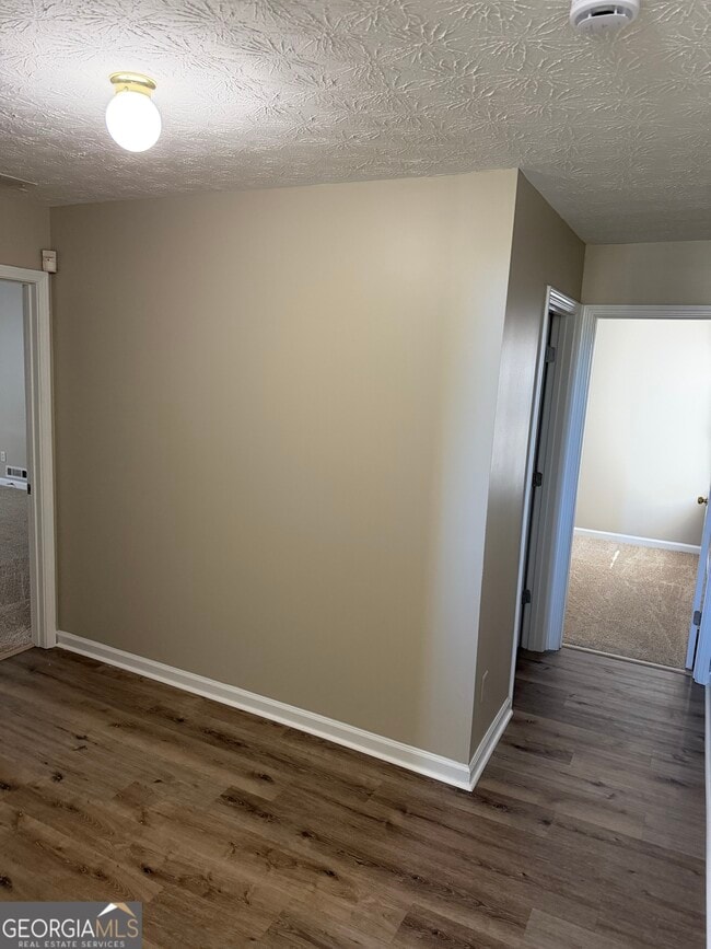 Building Photo - 2500 Lake Royale Dr