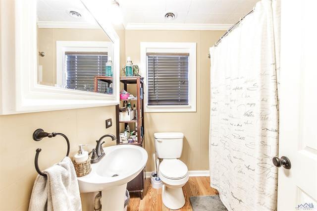 Building Photo - 601 Poplar St