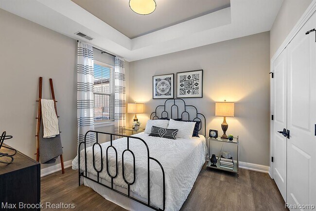 Building Photo - 1521 Tribute Dr