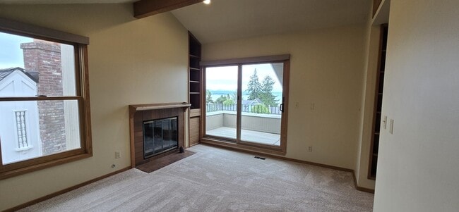 Building Photo - 3033 W Viewmont Wy W