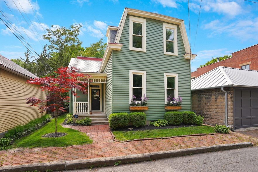 Building Photo - 799 S Lazelle St