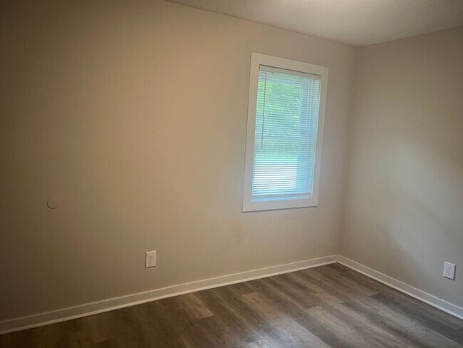 Building Photo - Nandina 102-108