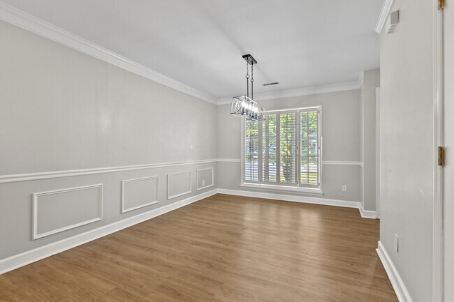 Building Photo - 1382 Center Lake Dr