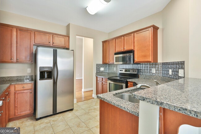 Building Photo - 227 Village Park Dr