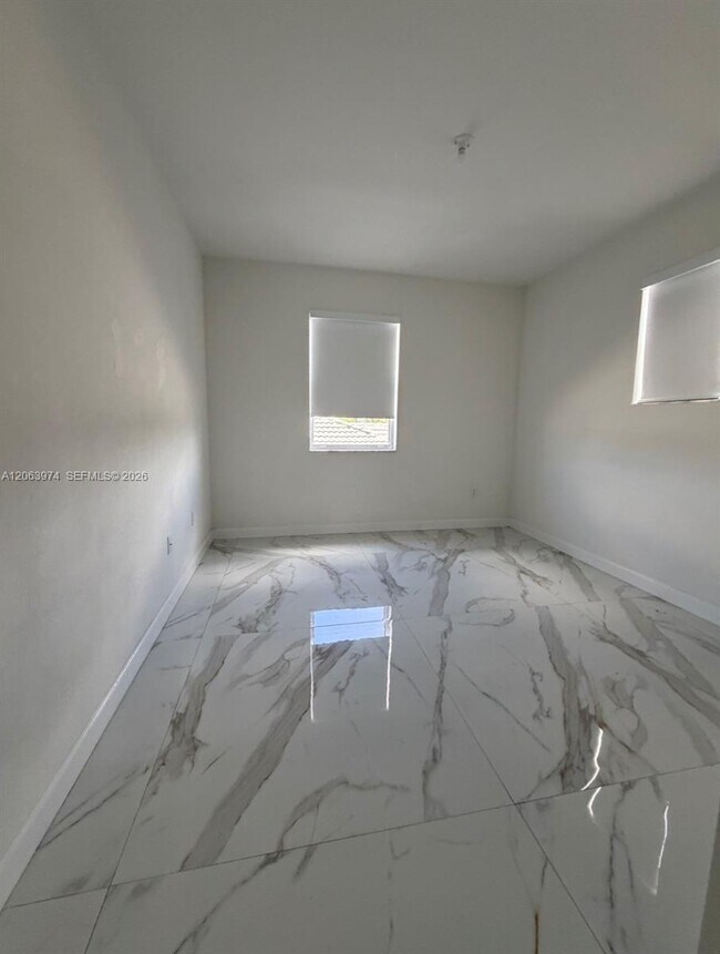 Building Photo - 16144 SW 148th Pl