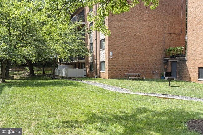 Building Photo - 3312 S 28th St