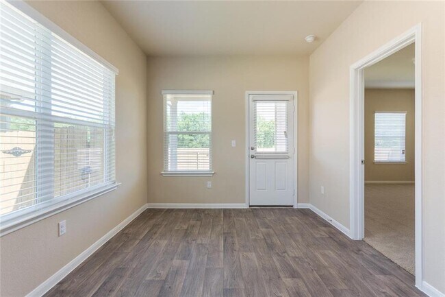 Building Photo - 216 Hess Dr