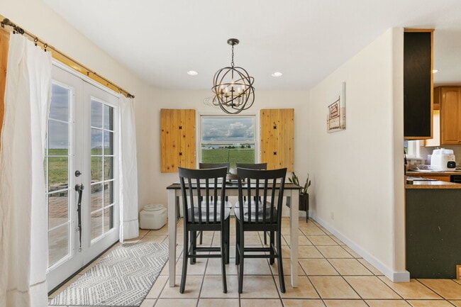 Building Photo - 4145 Los Ranchitos Dr