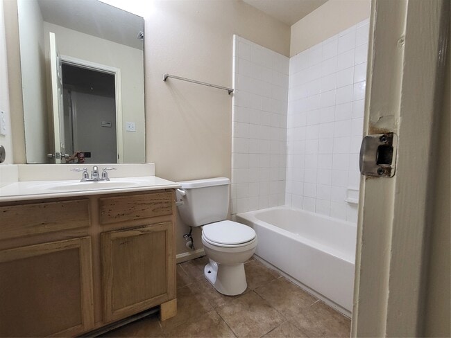 Building Photo - 14034 Maximos Dr