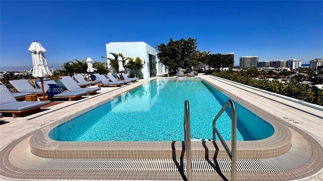 Building Photo - 9201 E Bay Harbor Dr