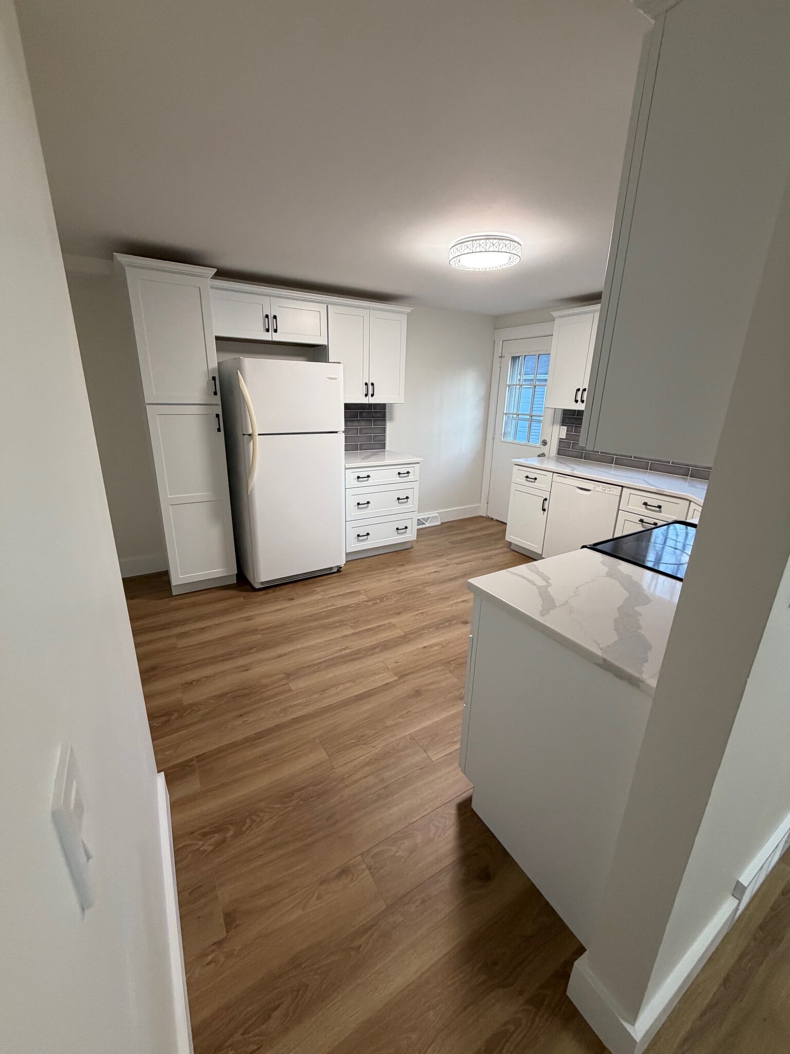 Kitchen - 157 Marine Dr