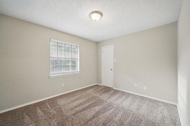 Building Photo - Charming Updated Home Near DFW Airport | 3...