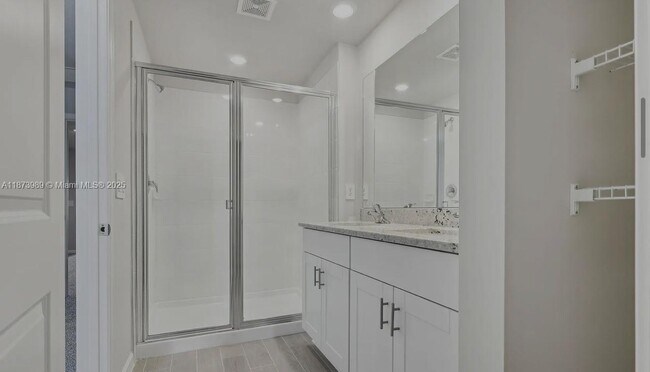 Building Photo - 478 Salisbury Cir