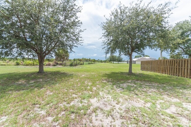 Building Photo - Brackenwood subdivision