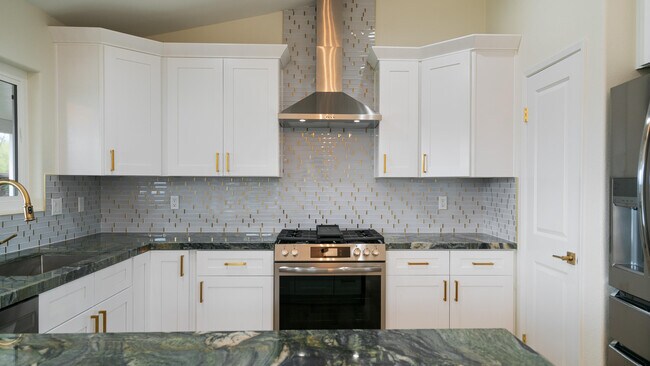 Building Photo - 48509 Calle Carmello