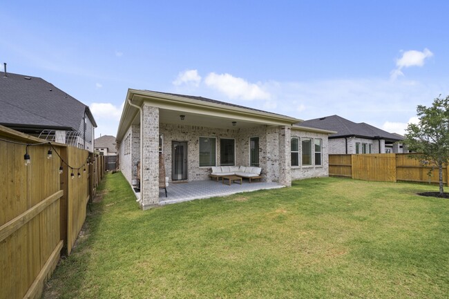 Building Photo - 7214 Oak Grv Trl