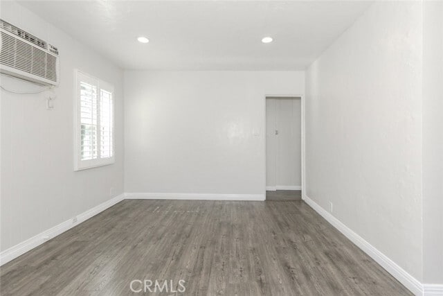 Building Photo - 1071 N Ave 51