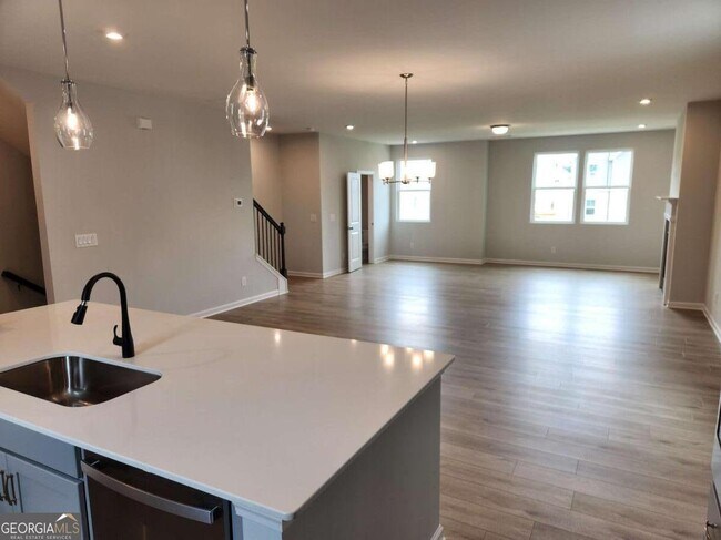 Building Photo - 821 York Aly