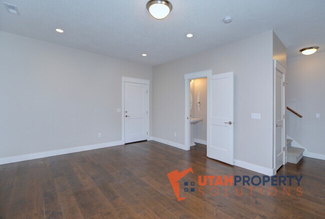 Building Photo - 10464 S Beetdigger Blvd