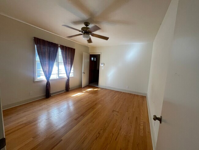 Building Photo - 3860 Shattalon Dr