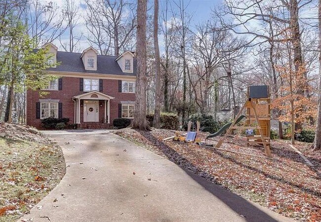 Building Photo - 555 Greenland Rd NE
