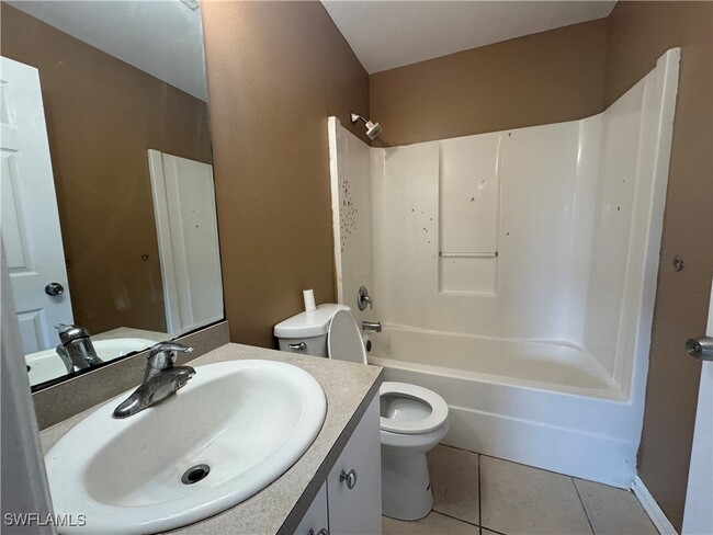 Building Photo - 743 Ivan Ave S