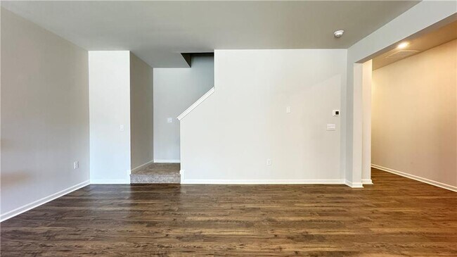 Building Photo - 100 Aspen Ct