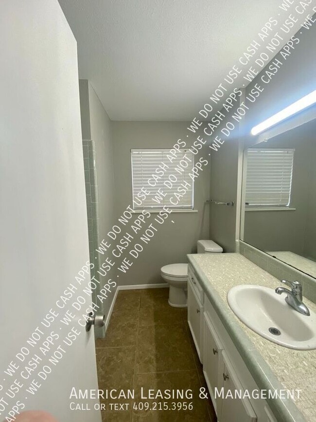 Building Photo - 10 Woodhaven Ct