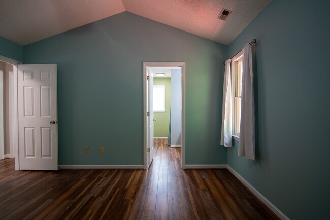 Building Photo - 4801 Buttonbush Dr