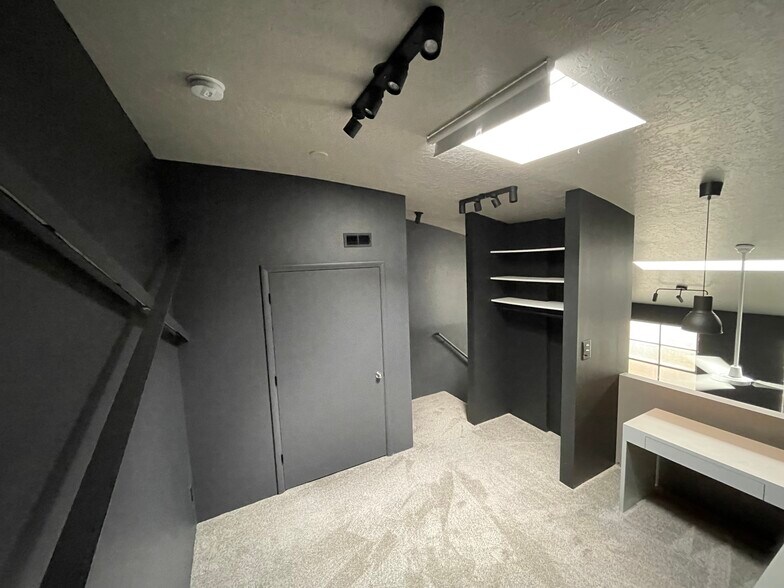 Building Photo - 440 W 900 S