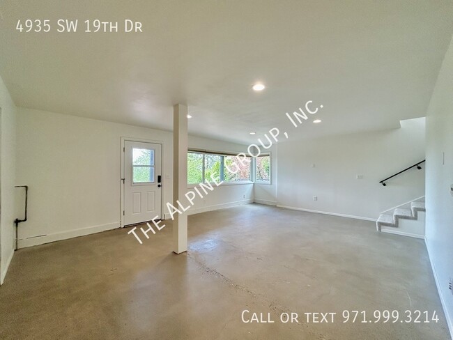 Building Photo - 4935 SW 19th Dr