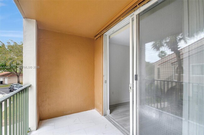 Building Photo - 7808 Sonoma Springs Cir