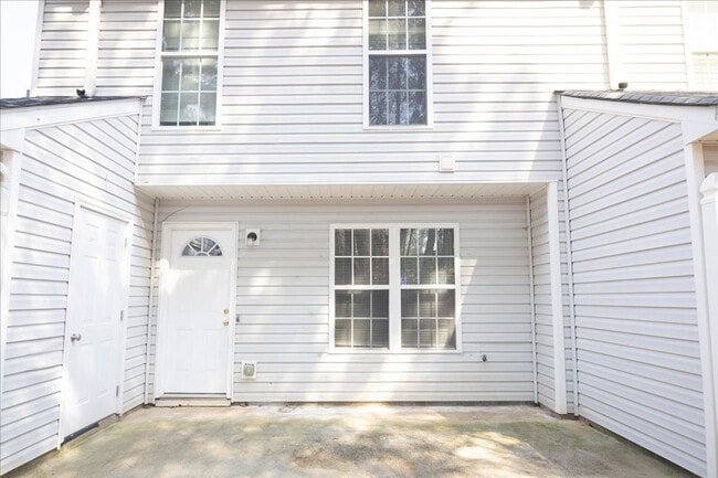 Building Photo - Newly Renovated 3/2 Townhome in Quiet Decatur Neighborhood!